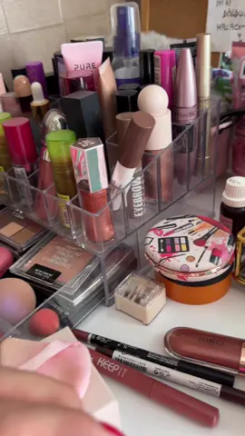 Favori ve günlük kullandığım makyaj ürünleri tanıtıyoruz çeeekkk🤝🐣🙆🏻‍♀️ . . . . . #reklam marka göründüğü için #makeup #makyaj #öneri #makyajvideoları 