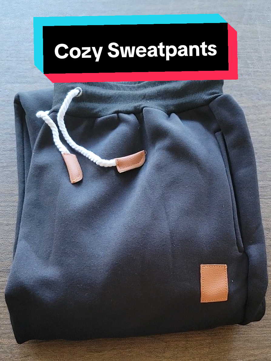 I could literally live in these comfy cozy sweatpants all day everyday 😅 #clothes #clothing  #sweatpants #comfy #comfyclothes 