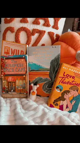 🧡 Cozy autumn reads 🧡 🍁 Have you read any autumnal reads yet this year?! 🍁 #autumn #fall #autumnreads #BookTok #viral 