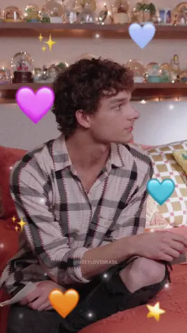 Amigos, né, dona Mckenna e seu Mason? Aham. 🤭😏 ✨ SEUS FOFOS! Mais alguém ansioso pra ver o que Clara e Miller vão aprontar nas telonas? 🎬 #SeNãoFosseVocê é baseado no livro de Colleen Hoover e chega aos cinemas no dia 23 de outubro pela @paramountbrasil. #regrettingyou #mckennagrace #colleenhoover #masonthames  