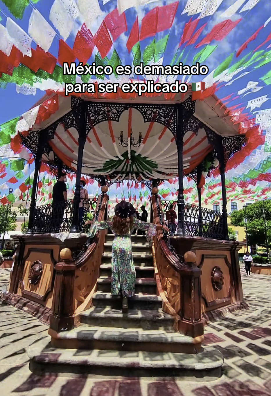 Mariel, ¿tú qué has viajado tanto, dinos cuál es tu país favorito?  -Sobre cualquiera 🇲🇽 Porque México es demasiado para ser explicado. Y más allá de ser nacionalista, es genuino. Estoy enamorada de nuestro país. #viajes #méxico #15deseptiembre 