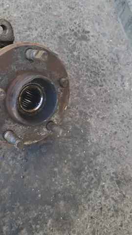مشكل خطير فهد رولمو عجلة السيارة Problème grave roulement de roue de voiture