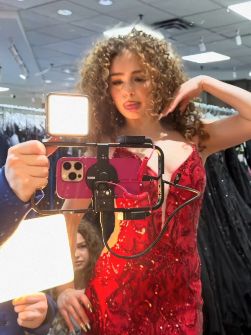 Eliana mixed popular yt clips -  #scenepack #edit #fyp #foryou #kalogerasistersedit #elianakalogeras #kalogerassistersclips #kalogerassisters #goodquality #sunaepday #sunaepdayscp  save with snaptik