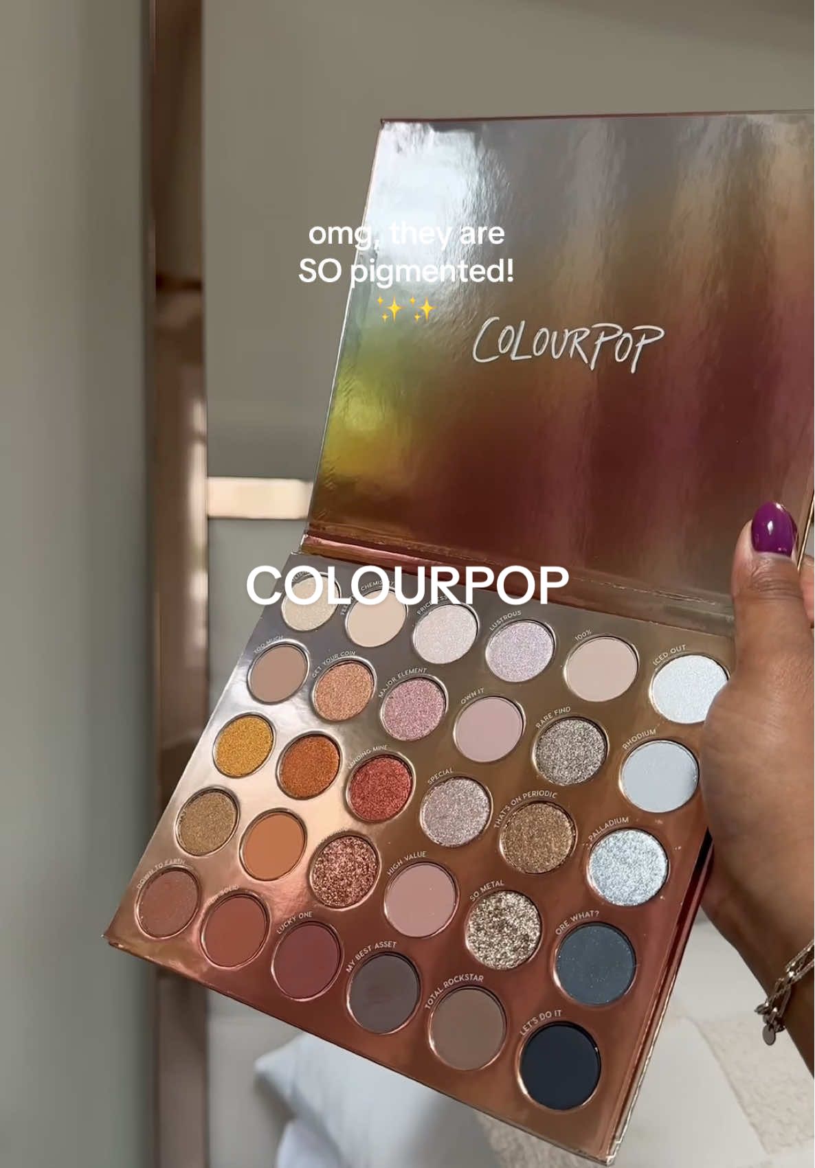 I have been reaching for this palette ever since I got it! It has the PERFECT shades of warm and cool neutrals and every shade is so pretty! I could see myself using all of them! #colourpop #colourpoppreciousmetals #neutralpalette #eyeshadow #fallmakeup 