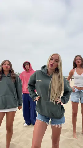 @SUNSET SURF @Clara 🦭 @Cesar @lilyanna.grace222 #foryou #dance #california #beach #fyp 