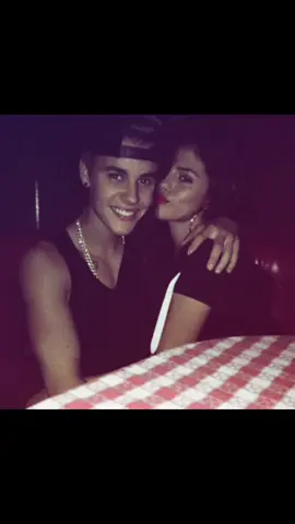 i’m still at the restaurant #justinbieber #selenagomez #edit #fyp 