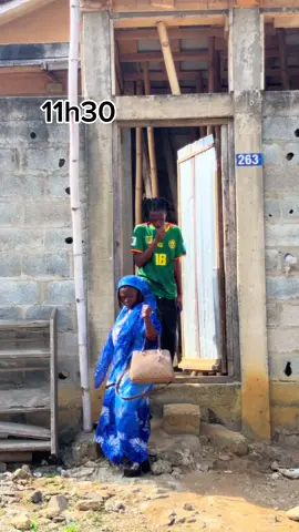 Le jour du décidé d’accompagner ta mère et elle croise ça meilleur ami qui lui donne tout l’es gbairai pendant sont absence @RACH_MAKOSSO🧿 @Kafando Adelle_spam @Axelou-☺️Dégât💸🥴🤧 
