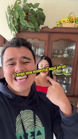 Tengo una molestia que no me deja ir a jugar #morenitos #longervideos #coupleprank #foryou #parati 