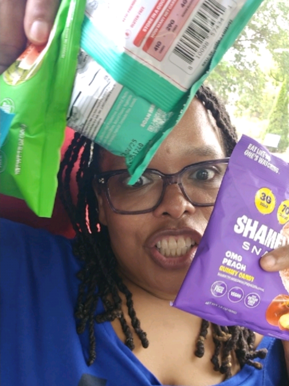@Shameless Snacks why do you keep treating me so well?? #snacks  #shamelesssnacks #gummy #sweettreat #nightsnack 