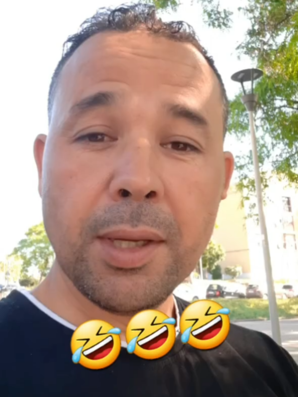 تعاود السر 🤣