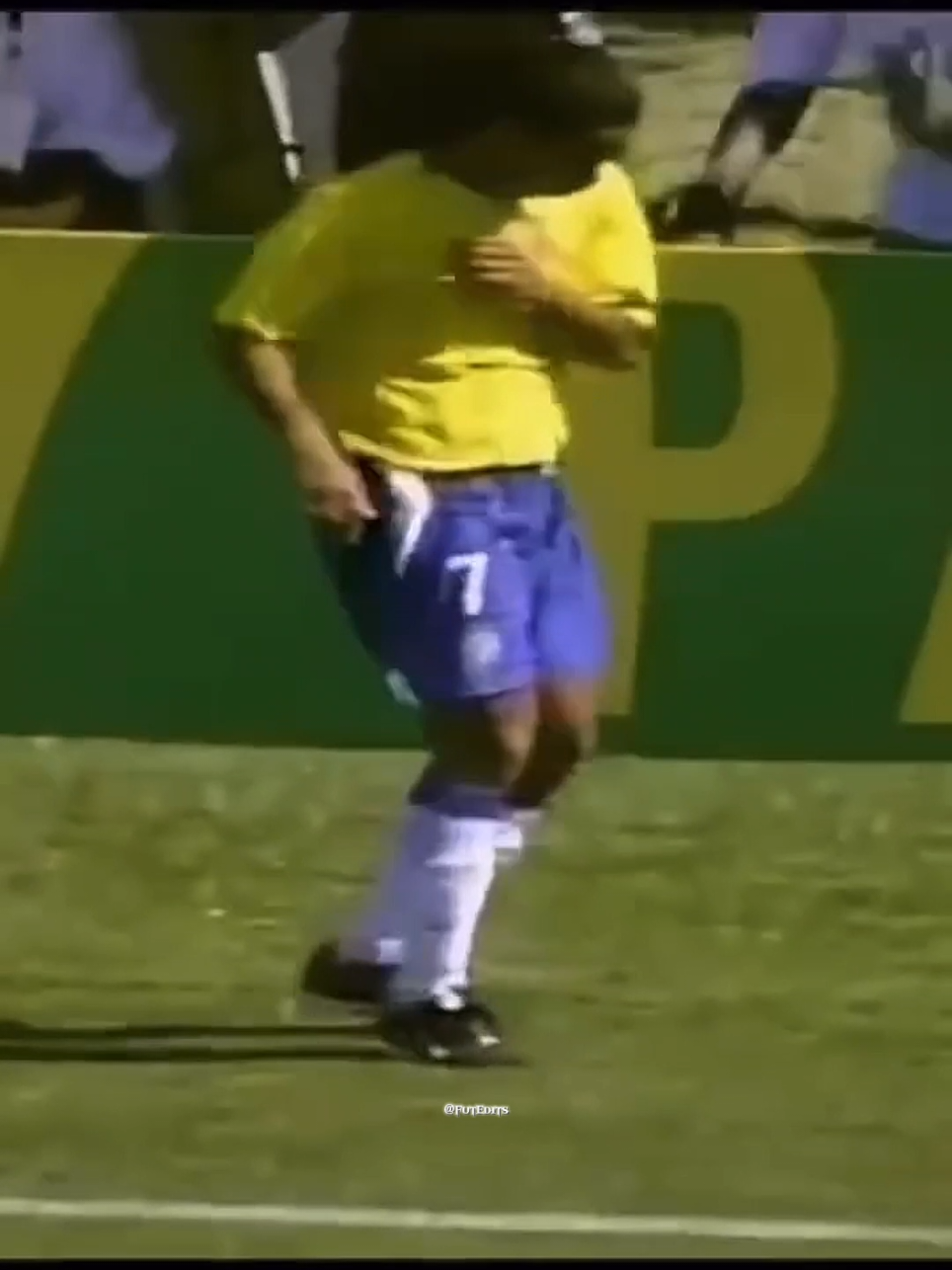 Ronaldinhooooooooooo🤩🔥🪄⚽️🇧🇷 #r10 #ronaldinho #skills #brasi 