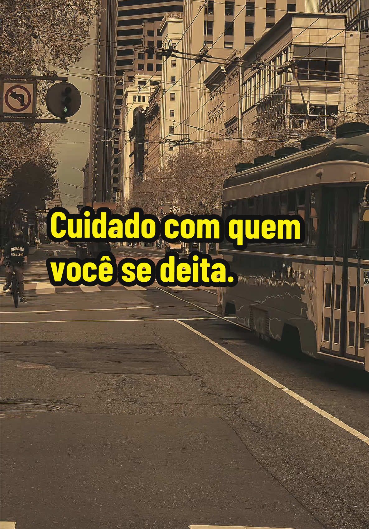 Cuidado com quem você coloca na sua cama. #reflexao #conexao #inteligenciaemocional #status #conselho 