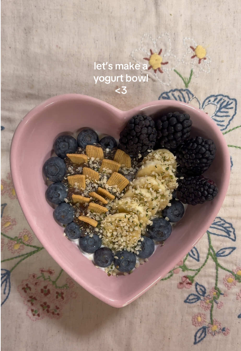 I’ll give you what you want ~ greek yogurt, blueberries, raspberry chia pudding, banana,  blackberries, hemp seeds, cinnamon toast @Catalina Crunch and love #loveyabowls #yogurt #breakfastideas 