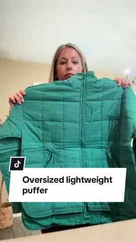 Give me allllll the colors. This jacket will be on repeat. I’m in a medium and it’s the perfect oversized fit. #fyp #jacket #fallfashion 