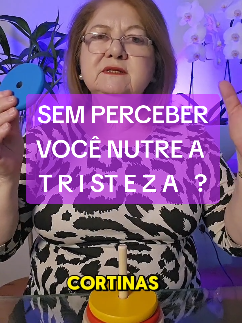 E pode até ser na forma como você arruma a sua casa.Porque guardamos objetos com lembranças tristes? porque temos apego. Se livre de tudo o que te faz mal. ✅️ Siga pra aprender tudo de Feng Shui.  Salve pra nao esquecer e Compartilhe com quem precisa ver isso.  Me conta se você se identificou com uma das 5 ? #fengshui #dicasfengshui #tristeza #melancolia #energiadacasa 