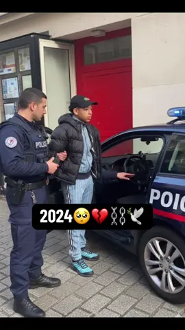 جامي  ننسا العوام هاذو الحبس مر ميمتي غي سمحيلي 🥺💔⛓️🕊️#ayoub #chlfawi__02🇩🇿❤️__02🇩🇿❤️ #france #fyp #trend 