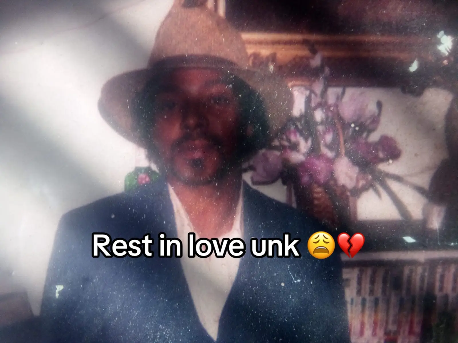 All my memories fading cause the ppl I made em with leaving left and right 🥺
