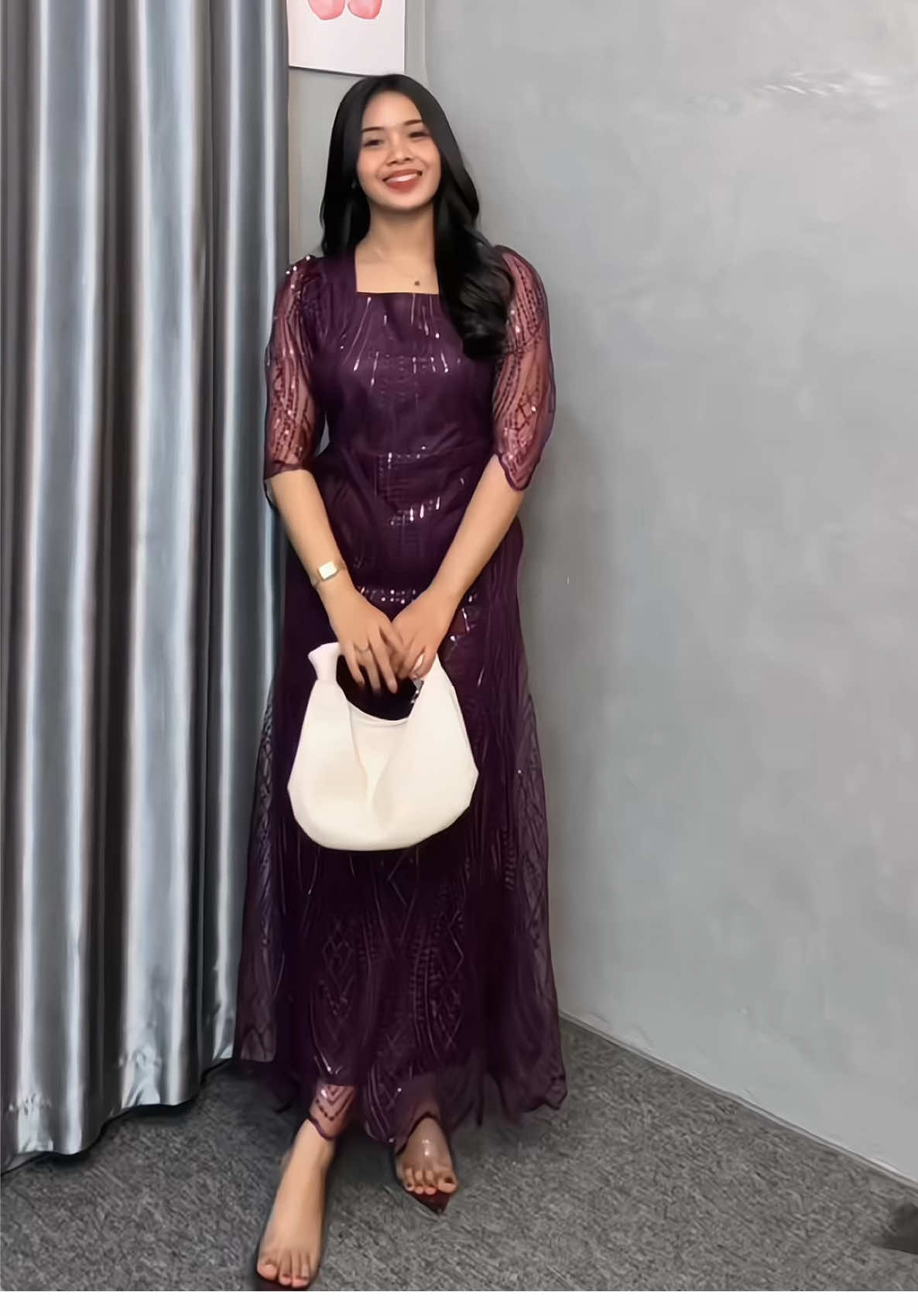 udah punya maroon nya dan ini yang burgundy cantik juga dress nya😫💗 #dress #dresstile #dressbrukat #ootdnatal #dressnatal 
