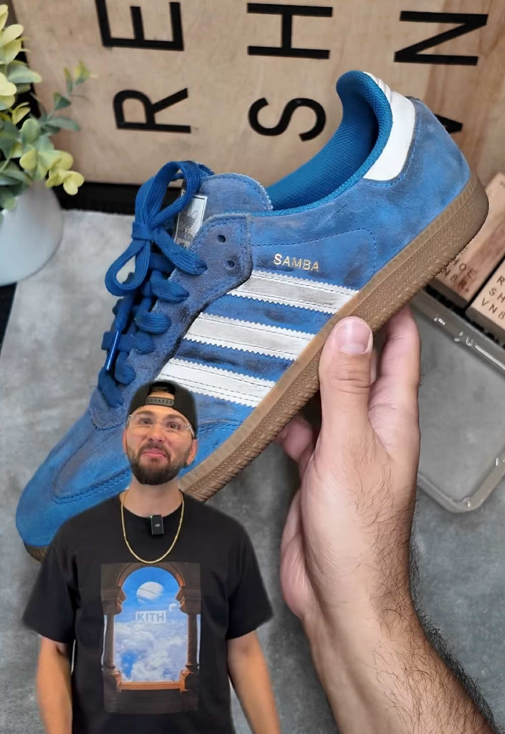 Can Reshoevn8r clean these? 👀 #suede #suedeshoes #shoecleaner #fallsneakers #adidassamba 