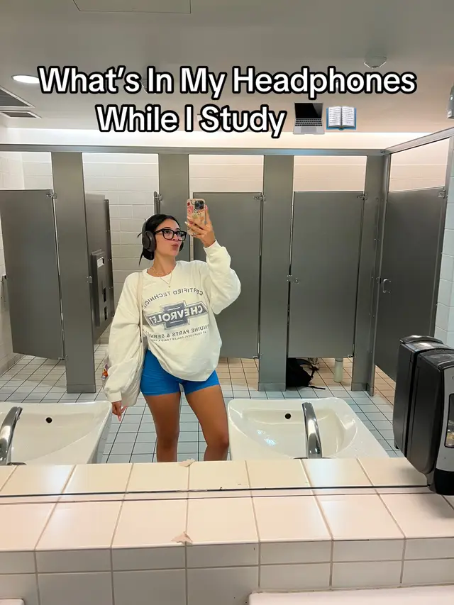 Please drop recs, I’m always down to listen to something new 💁🏻‍♀️ #homwork #study #podcasts #headphones #college 
