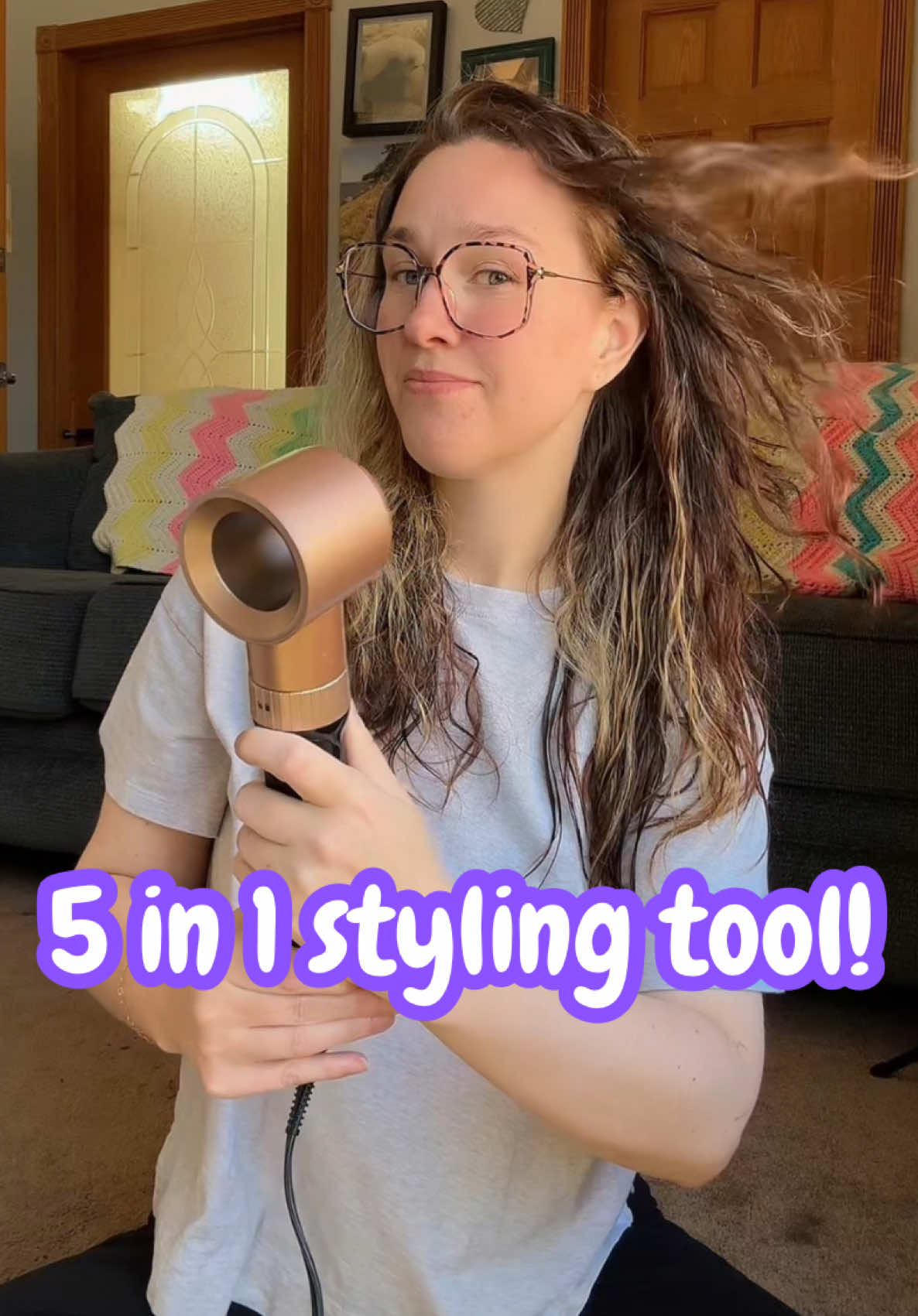 If you want your hair to look like you know what you’re doing - grab yourself one of these! #dailylife #beautytools #hairgoals #5in1 #MomsofTikTok 