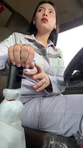 Cuma mau mundur parkir aja napas sampe asma 😫👹 #wedabaynikel🇲🇨🎌ternatemaluk #drivermuda #fypppp #wedabaynikel🇲🇨🎌 #fypシ゚viral🖤tiktok☆♡🦋myvideoforyou✨♥️🥰 