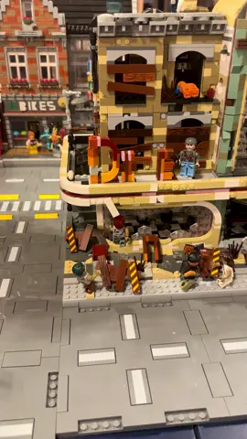 Zombies! #lego #legocity #legomodular #legozombies #legozombieapaclypse 