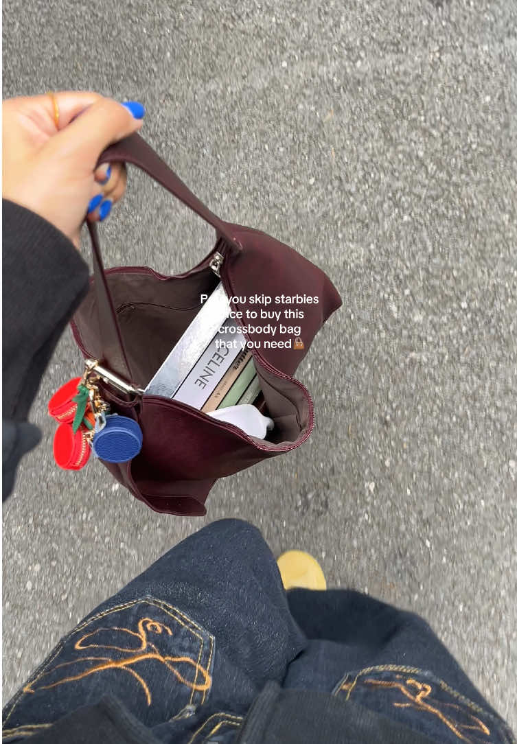 This shoulderbag is everything! The size is perfect for carrying all my essentials! The material feels high-quality😍❤️#workbag #unibag #totebags #purse #bag #handbag #handbags #crossbodybag #crossbodypurse #shoulderbag #whatsinmybag #whatsinmypurse #cute #toocute #fashion #viral #bagessentials #bagcollection #bags #unibag #schoolbag #workbag #MomsofTikTok #spotlight #spotlightfinds #tiktokshopblackfriday #blackfridaydeals #tiktokshopmademebuyit #tiktokshopbacktoschool #tiktokshoploveatfirstfind 