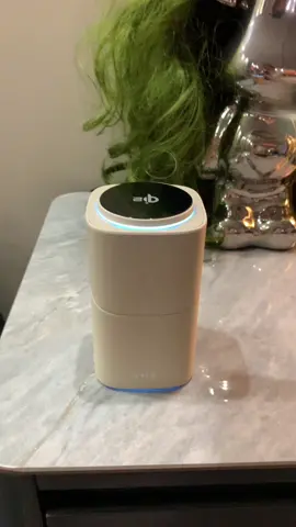 This is what people who love cleanliness need. It makes the desktop clean and simple! This may bring a little bit of healing or fun to life! #wirelesscharger #wirelesscharging#3nil #chargingstation #3in1charger #ywz 