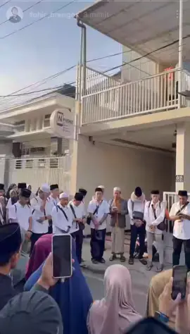 keberangkatan umroh tim mama Lela , semoga menjadi selamat sampai tujuan#4upage #bismillahfyp #4u #fypシ゚ #umrah 