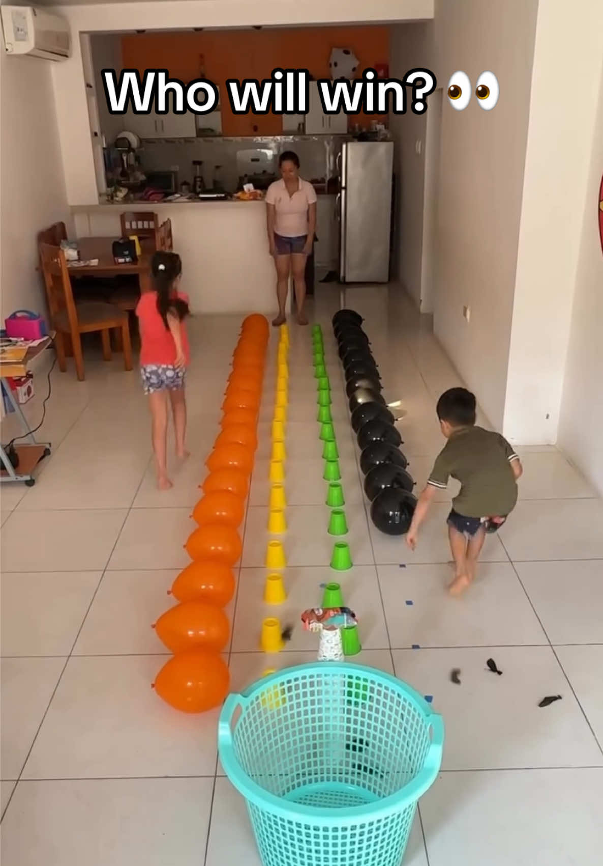 I didn’t expect that at the end 😭 #game #race #challenge #cups #balloons (via eljostyn/IG)
