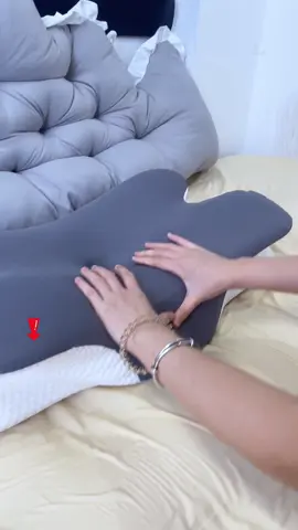 Tu espalda y cuello te lo agradecerán. 😭 #dealsforyoudays #pillow #ergonomicpillow #neckpain #tiktokshop #sleeping #memoryfoam #backpain #pillows #memoryfoam#tiktokshop #fyp #tiktokmademebuyit #tiktokshopspringglowup #spotlightfinds #foryou #tiktokshoprestock #tiktokshopfinds #foryoupage #tiktok #creatorsearchinsights #springtok #fypシ #viral #tiktokshoploveatfirstfind