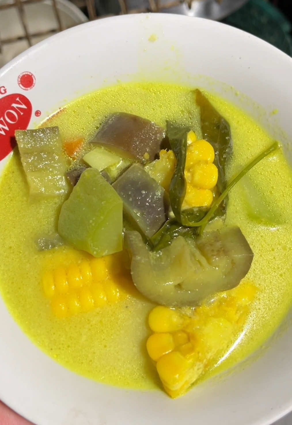 masak sayur lodeh, sambel terasi, dan bakwan jagung, semoga suka yaaa #masakanrumahan #idemasakan #fyppp 