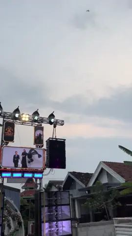 Ngisuk JIEE 🤗 sementara rawon an dulu😁 @SANI Pro Audio @Sani audio Jombang @Yulianto MT 🌈🌈🌈🔥🔥🔥 @MT LIGHTING JOMBANG @DODOTS MEDIA @Fariiddd @Team horeg Jombang #soundsystem #soundhoregjawatimur #ceksound #hajatanhoreg #horegmalang #3dboxcustom #3dbox #ditaaudiobondowoso #saniproaudio #saniaudio #diospeedproject #horegjawatimur #teamhoregjombang #wisdom #phaslab #jawatimur #jombang24jam #fypage #liwatberanda #trend #viraltiktok 