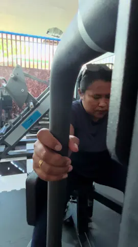 Olaraga sayang uang pemalas karna sakit itu mahal biayanya #fyppppppppppppppppppppppp #sentani_jayapura_papua #gym #GymTok #sentani_jayapura_papua 