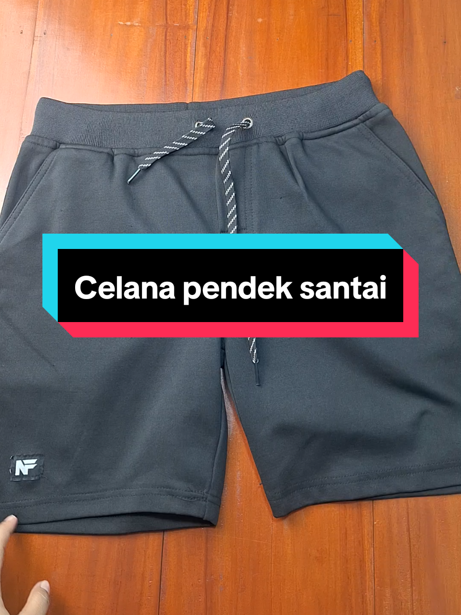 Gamungkin ga keren kalo pake celana pendek ini #celanapendek #celanapendekolahraga #celanapendeksantai #celanapendekmurah #modalkontendoang 