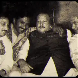 محبت، احساس ،ہمدردی کا جذبہ یہ سب بہت قیمتی اور نایاب احساسات ہیں جس شخص میں یہ موجود ہوں وہ تو نہایت عمدہ کہلایا جاتا ہے ۔۔ مگر ان سب کی قیمت بہت بھاری ادا کرنی پڑتی ہے لوگ بس وہ دیکھتے ہیں وہی سمجھتے ہیں جو وہ دیکھنا چاہتے ہیں اور جو وہ سمجھنا چاہتے ہیں۔ سب کو ایک اچھا انسان درکار ہے جس میں یہ سب خوبیاں ہوں مگر گر وہ مل جائے تو پھر اس میں بھی ہزار خامیاں تلاش کر لیتے ہیں۔ جو پہلے چاند جیسا نایاب ہوتا ہے مل جائے تو پتھر سے بدتر سمجھ لیتے ہیں۔ ۔ ۔ ۔ ۔ ۔ ۔ ۔ ۔ ۔ #nusratfatehalikhan #foryoupageofficiall #viraltiktok #nfak #nfak_lines 