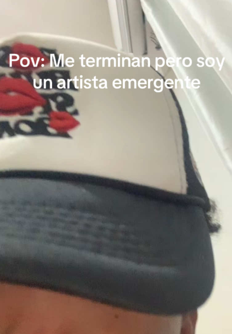 Pov: Me terminan pero soy un artista emergente #artistaemergente #musica #migajero 