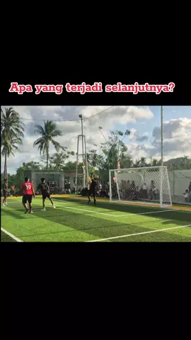 apa yang terjadi?? 🤣 #fyp #gol #pelanggaran #bmminisoccer #budimulyaminisoccer #BMMiniSoccerLombok #sepakbola #minisoccer #football #viral 