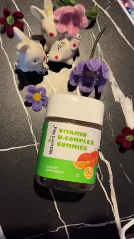 #วิตามินบีรวม วิตามินบีคอมเพล็กซ์ #natureskey #gummies SUPPORT OVERALL VIGOR VITAMIN B-COMPLEX GUMMIES NATURE’S KEY กัมมี่วิตามินบีรวม เหมาะกับทุกวัย โดยเฉพาะเด็กและผู้ใหญ่ที่ไม่ชอบการกินยาแบบเม็ด เพราะกลืนยากและลำบาก กัมมี่แบบเคี้ยว กินง่าย อร่อย ได้ประโยชน์ 1กระปุก/60เม็ด เคี้ยววันละ2เม็ด หลังอาหาร #ป้ายยา #tiktokshop 