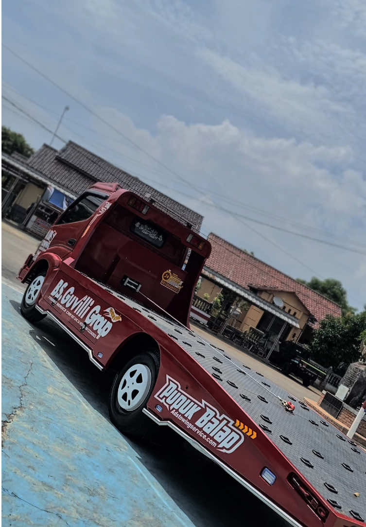 Towing Dyna 130 XT tahun 2012 cabin ori bak baru winch baru mesin bagus no ngobos siap pakai selebih nya DM#adstowing #trukmaniaindonesia #trukmodifikasi #towingtiktok #towingservice 