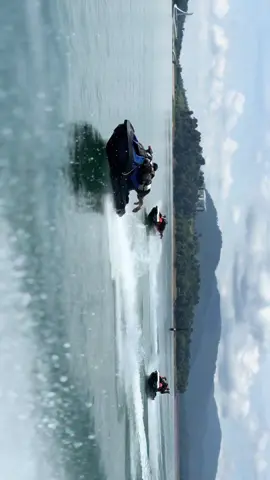 Money will return, tapi kita tidak akan berumur 20-an lagi menikmati kehidupan seperti ini😊🏄‍♂️. Jommm sewa jetski dengan kami harga rahmah😆. Contact: cg.shabri 0139347439 Syauqi 0133914106 #kenyirlake #dangacikgu #fypシ゚ #luncurrrrr🚀 #seadoo 