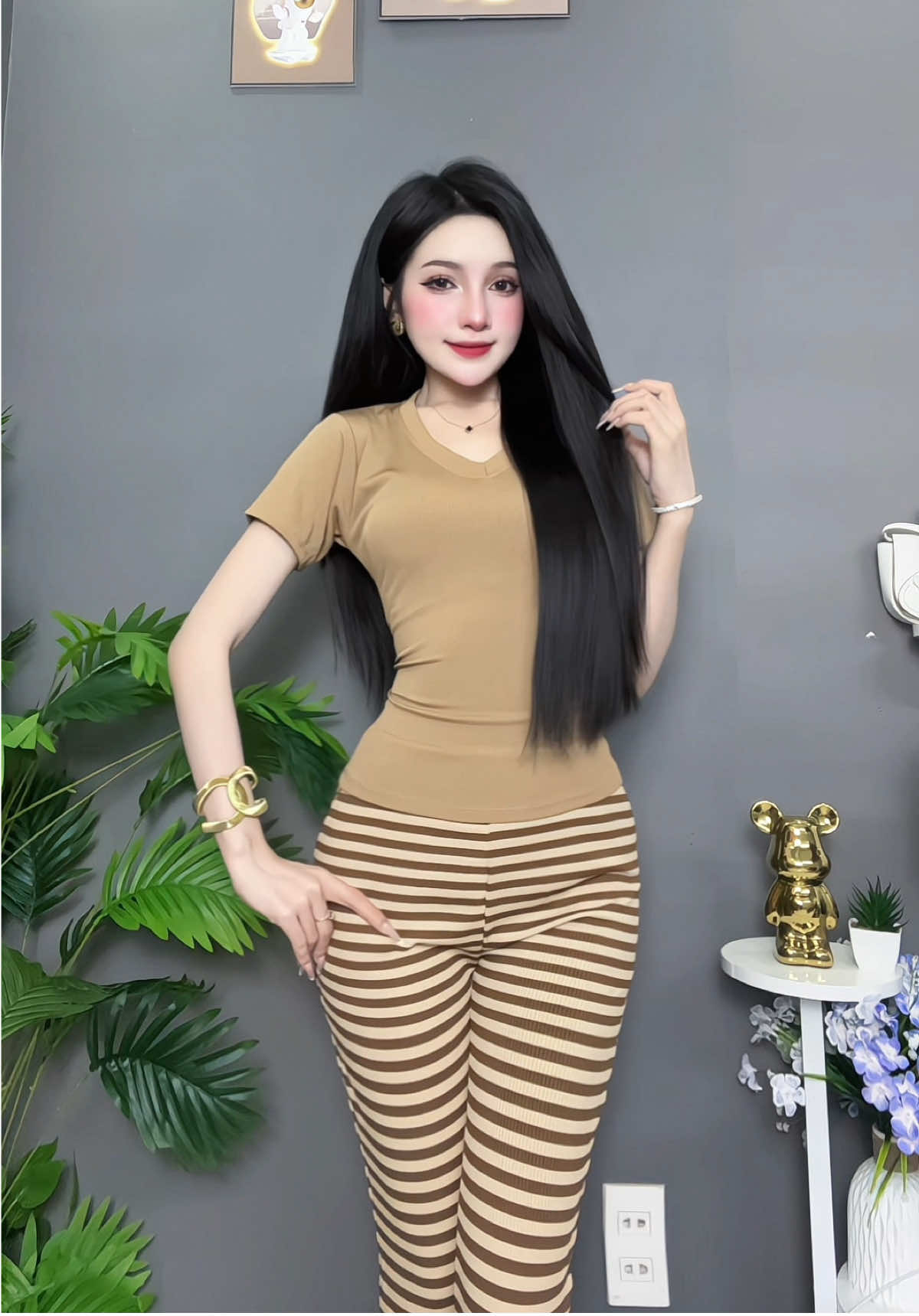 Đoá hoa trà tôi tìm người gửi gắm Mời anh nào say đắm gửi trao tayyyy 🥰 #tuyetthuho #thoitrangnu #xuhuong #vayxinhmoingay #reviewdodep 