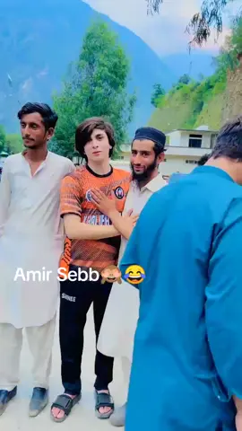 Amir sebb rata v mala video oka nu chy video mi shoro kraa sary khu behi khwaral kol wallah guzara kawy Amiranu😂😁😂😂 @SHine iSrar•   #simplicity😋😎 #viralsound  #viral?videotiktok😇😇  #chakai  #kohistan 
