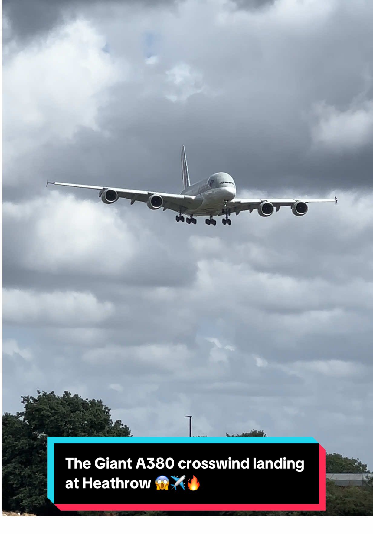 The Giant A380 crosswind landing at Heathrow 😱✈️ #qatarairways #airbus #aviation #airplane #fyp