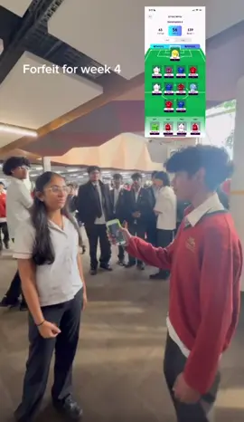 Wait till the end when it gets good🤙#fyp #viral #football #fpl #school 
