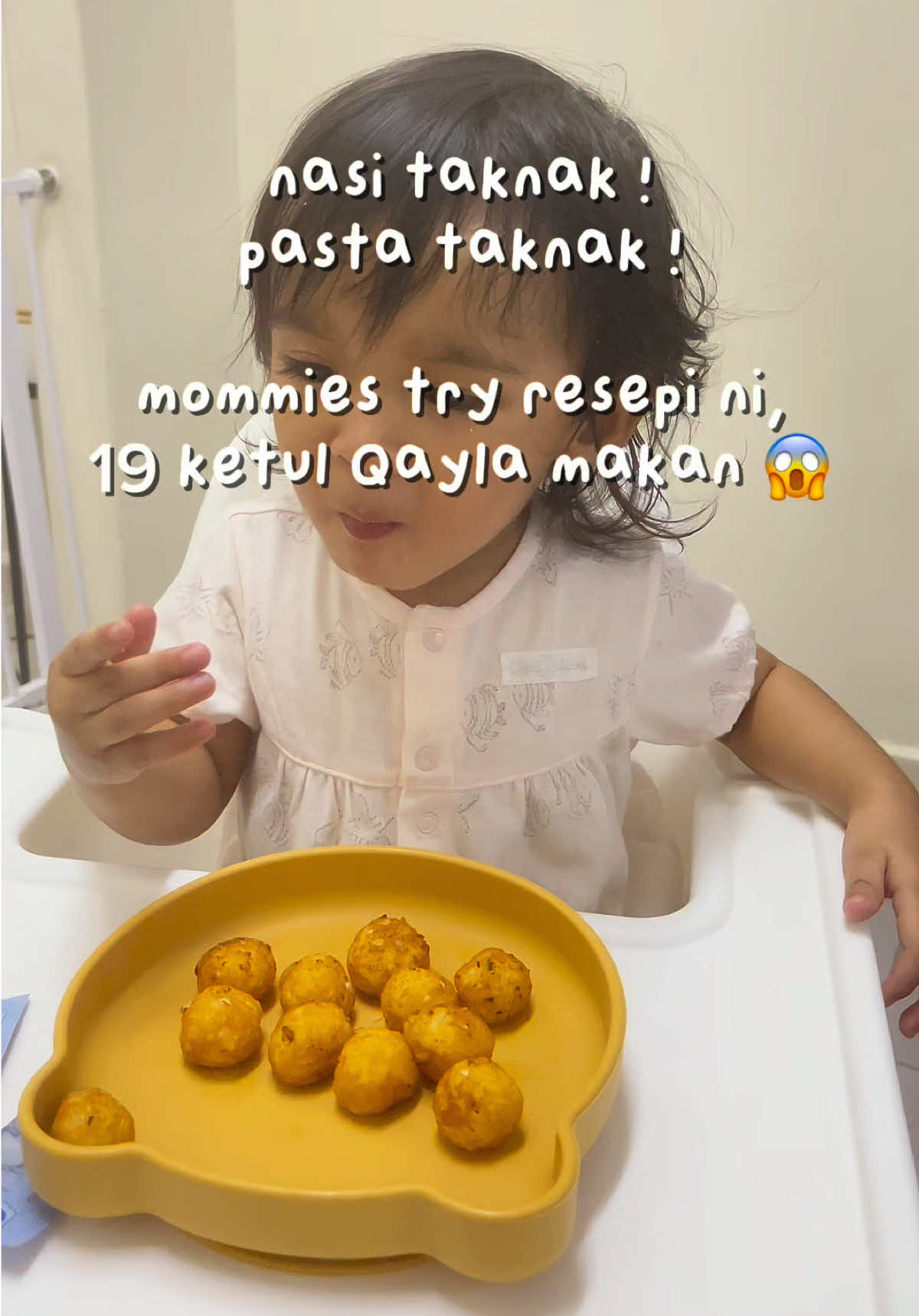 Serbuk ajaib >>@Qissy ❤︎ << Try tau mommies, insyaAllah anak suka. Struggle beberapa hari ni Qayla taknak makan, even favourite food dia pun 2-3 suap je. lepas buat potato pumpkin ball ni memang selera dia makan. #resepisimple #anaktaknakmakan #resepibaby #resepianak #fyp