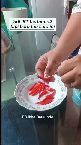 nah biar nggk meletus saat goreng cabe #tiktokviral #tipsemak #kreatif 