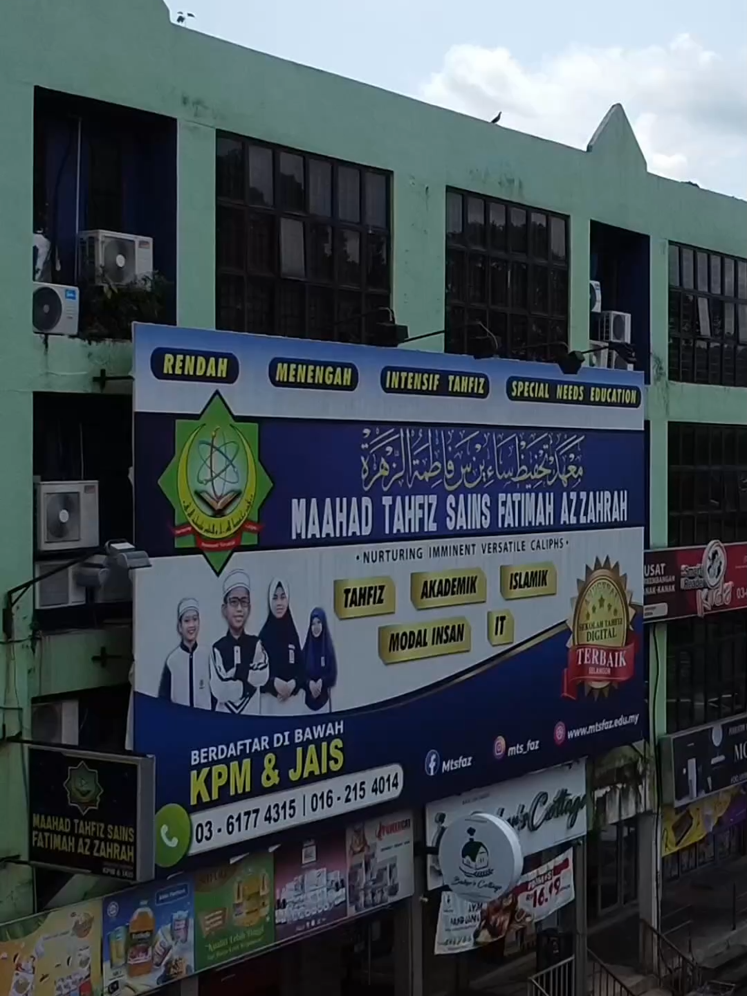 MTSFAZ bukan sekolah tahfiz biasa. Ia adalah institusi pendidikan premium yang menggabungkan: ✅ Al-Quran & Tadabbur ✅ Akademik setaraf sekolah berprestij ✅ Islamik & tarbiah akhlak ✅ Pembangunan modal insan ✅ Kemahiran IT & digital era baharu 🌟 Di sini, kami melahirkan Huffaz Profesional & Pemimpin Ummah. 👉 Daftar anak anda hari ini & rasai sendiri keistimewaan pendidikan di MTSFAZ. #mtsfaz #sekolahterbaikgombak #sekolahtahfizharian #tahfizintegrasi
