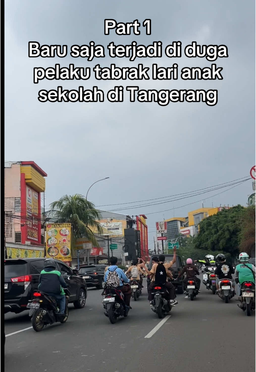 Baru saja terjadi di duga aksi tabrak lari anak sekolh di Tangerang #viral #tangerang #Tabraklari #kecelakaan